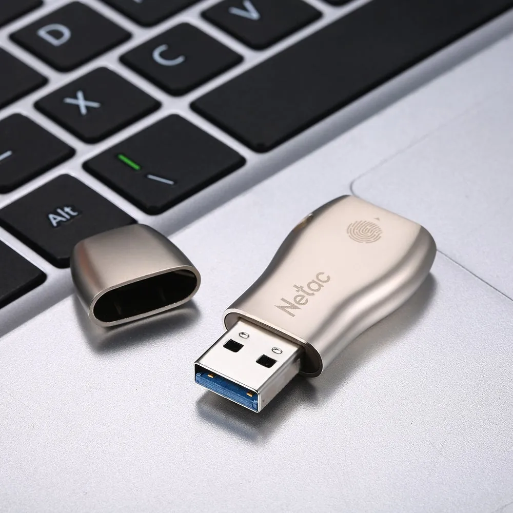 فلاش درايف مزود بمنفذ USB‏ 3.0 بخاصية التشفير ببصمة الإصبع سعة 64 جيجابايت محمول طراز U628 C8149-64-L ذهبي-2